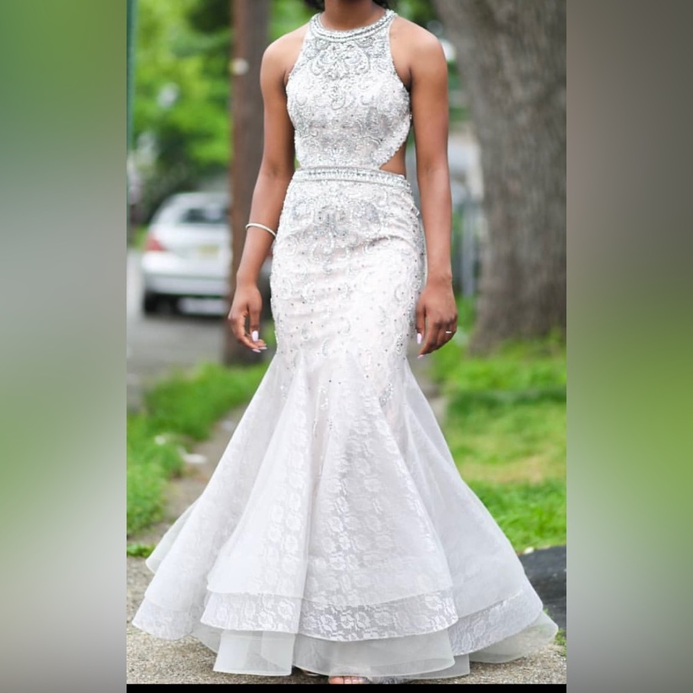 Backless Formal Dress - Picture 1 of 3
